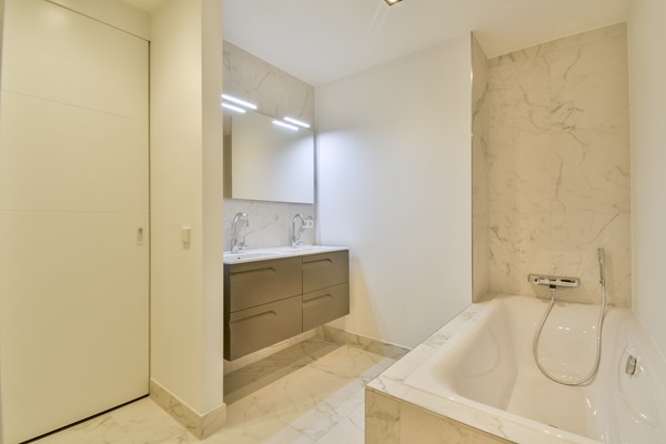 Medium property photo - Henri Polaklaan 5H, 1018 CP Amsterdam